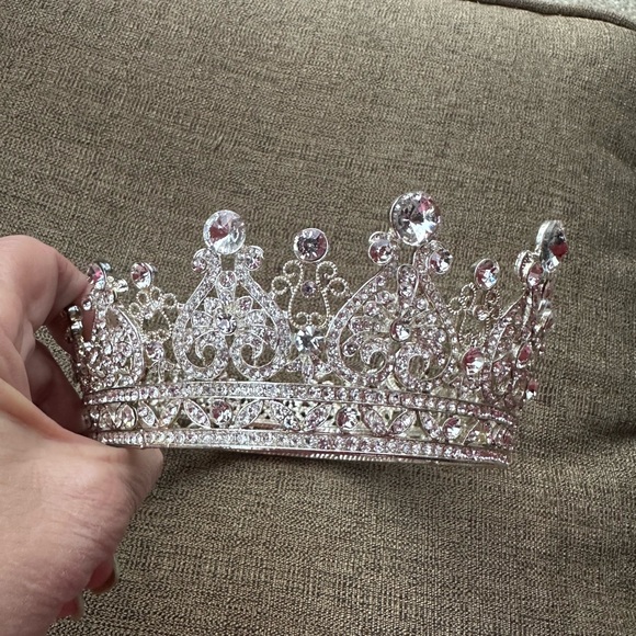 Elegant Silver Rhinestone Crown main image 7